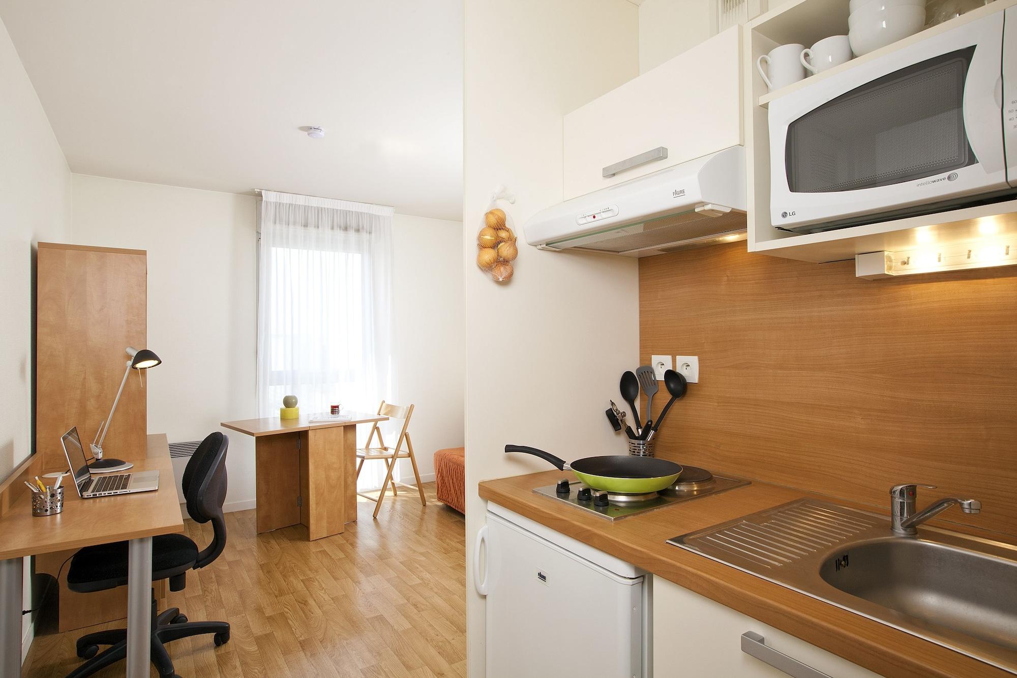 Sejours & Affaires Rennes Longs Champs Aparthotel Exterior photo